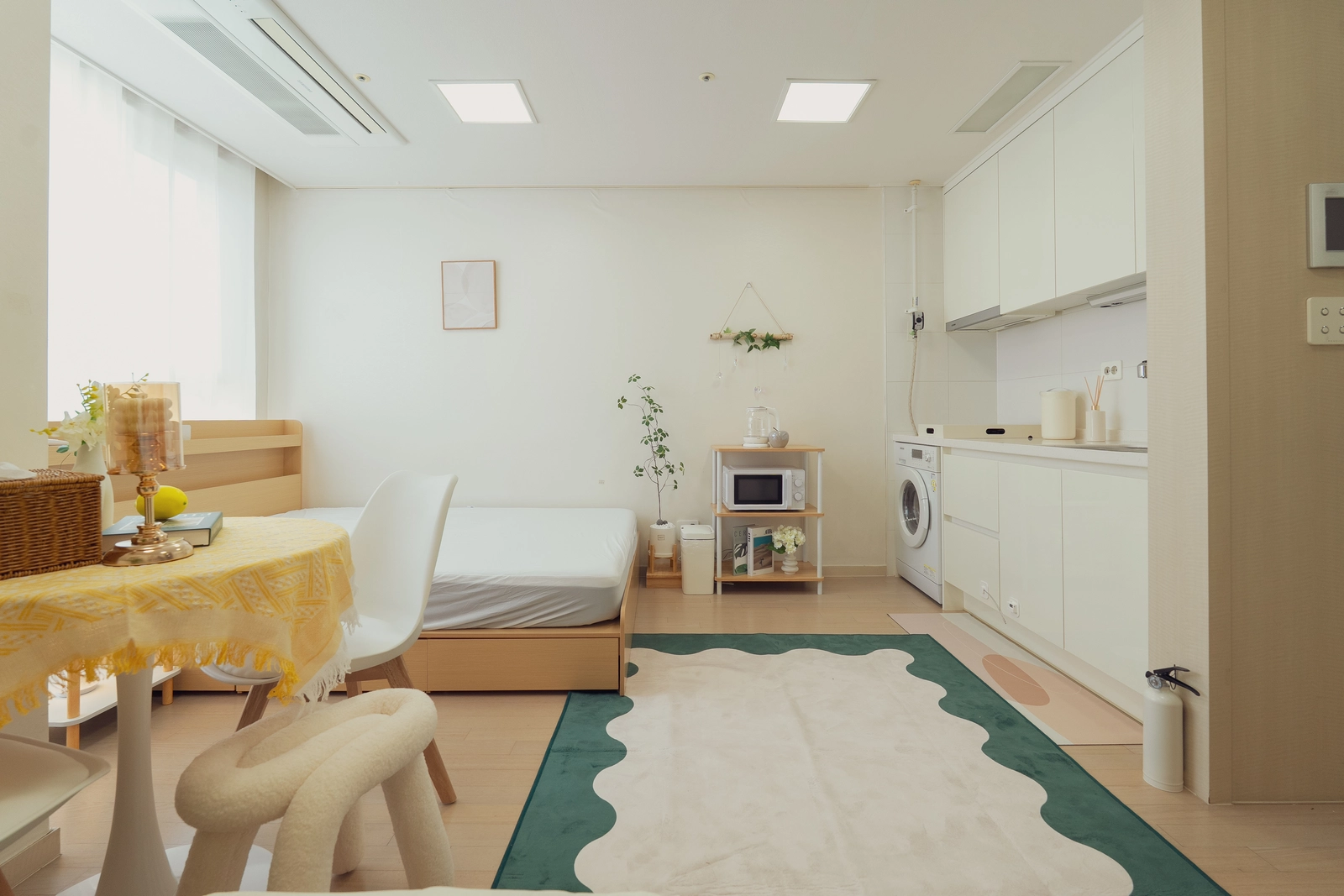 3-min walk to Gongdeok Stn, 1 stop to Seoul Stn, Airport Rail 3