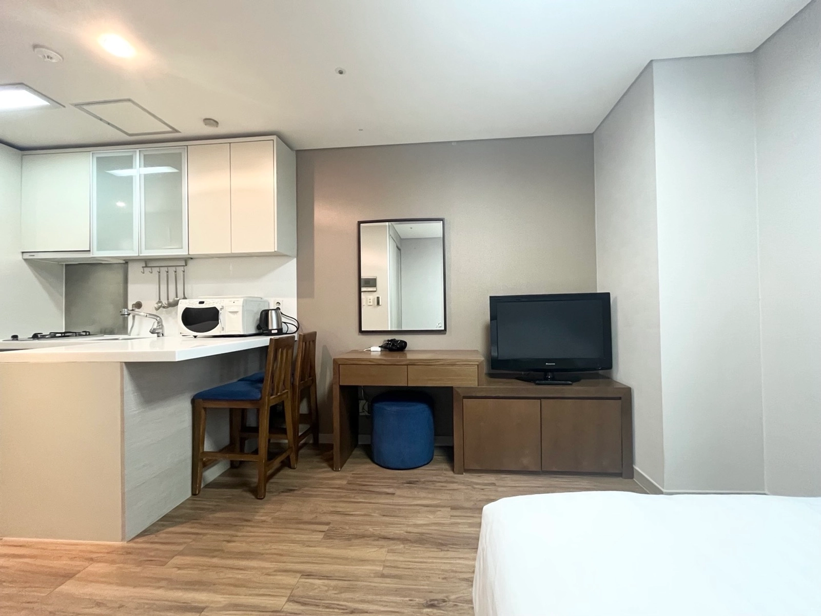 Budget-friendly studio — 1-min walk from Seodaemun Station 5