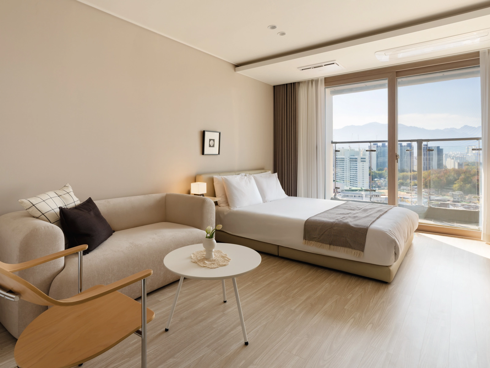 [Sokcho Jaiela] Studio 3