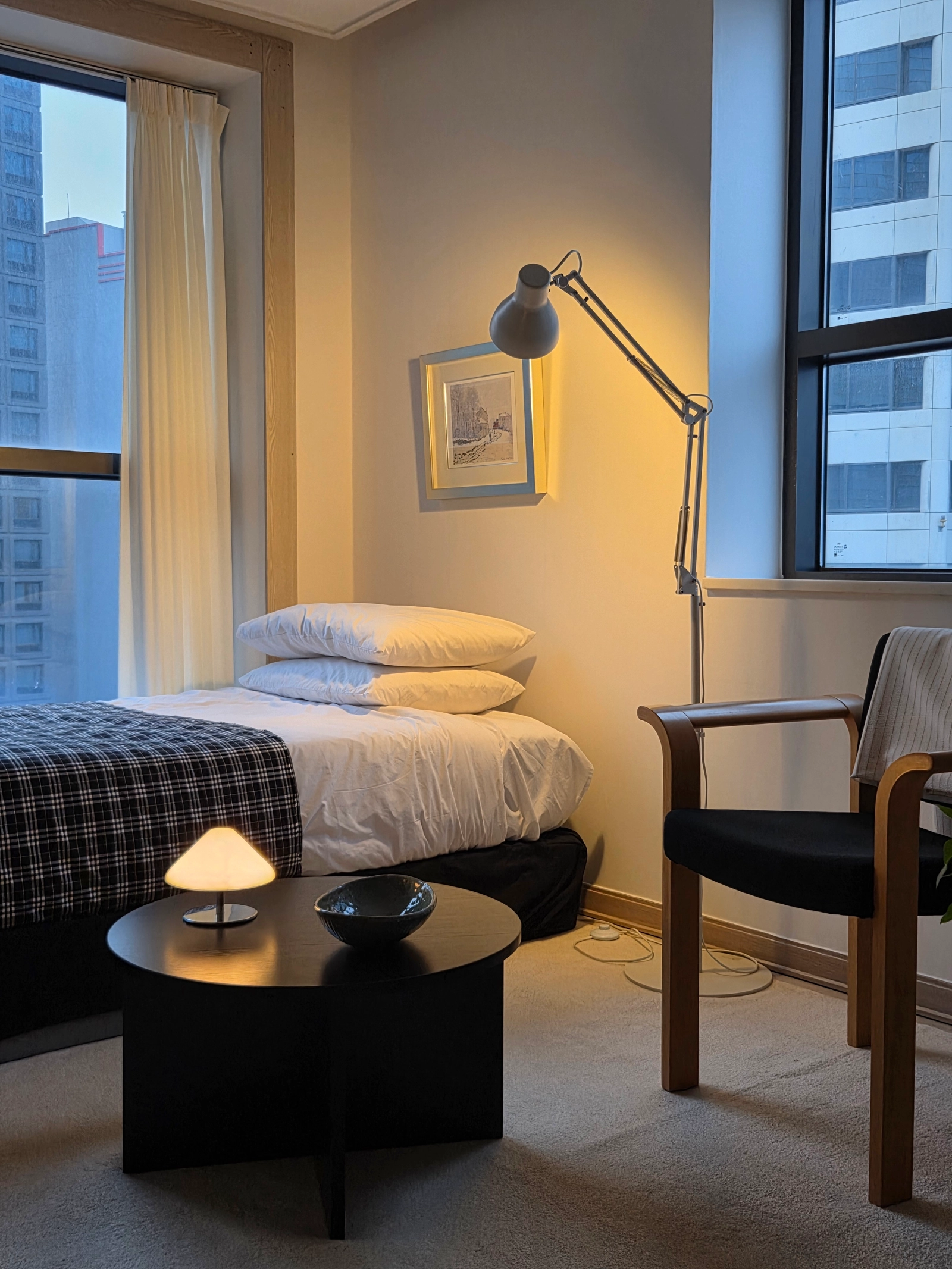 3-min walk to Gongdeok Station · Sleeps 2 7