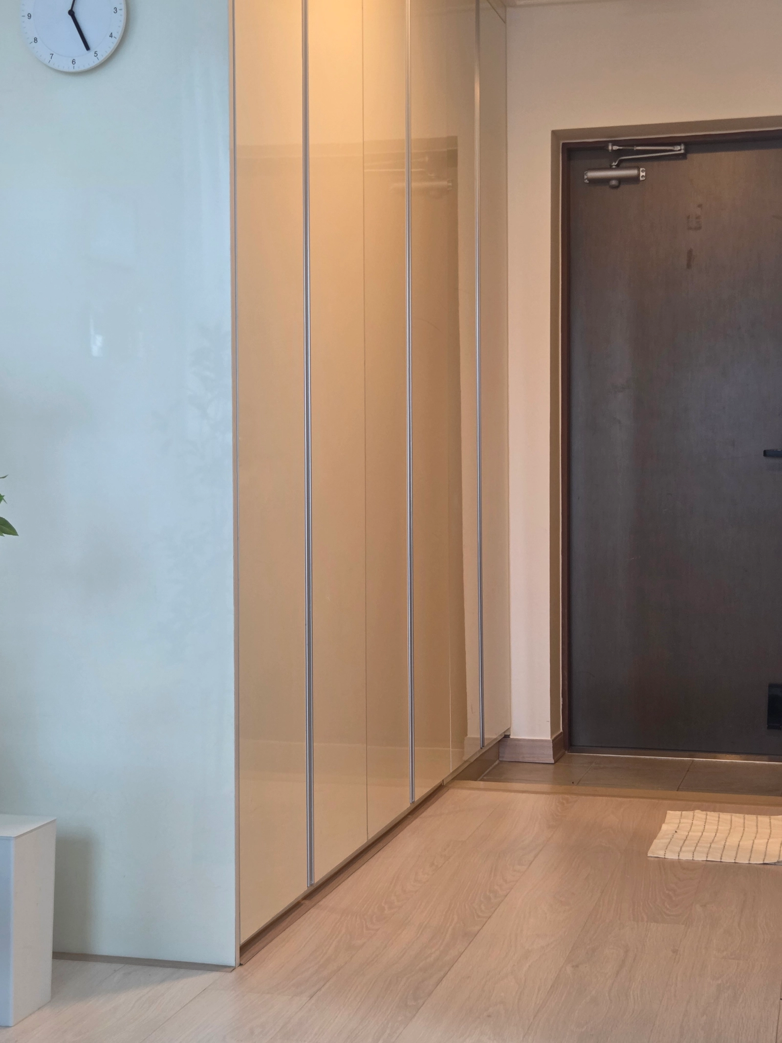 3-min walk to Gongdeok Station · Sleeps 2 11