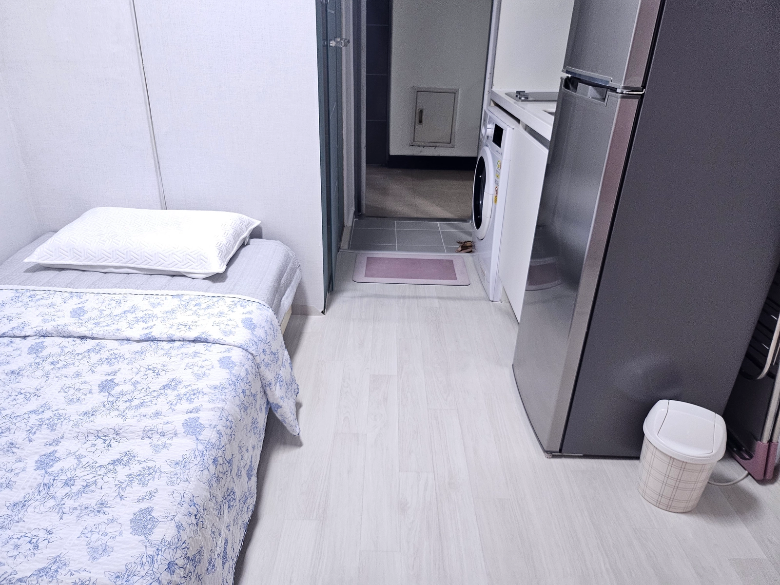 Fully remodeled officetel, steps from Yeonsu Station 9