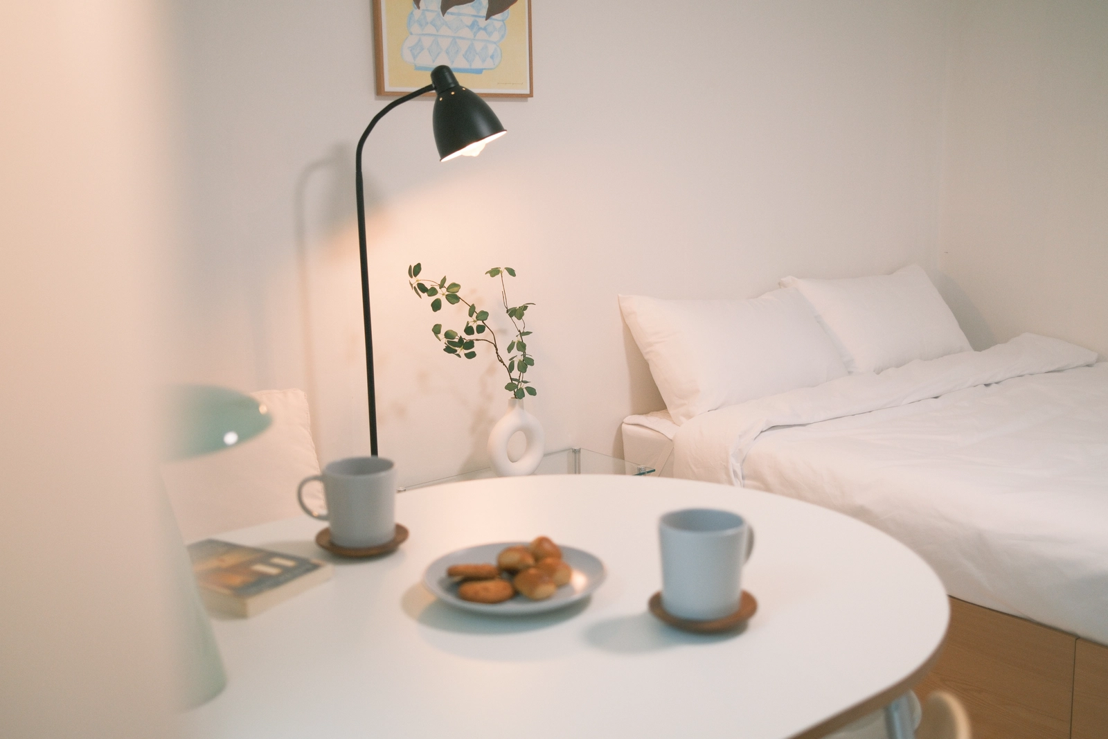 Free parking ✨ 5-min walk to Eonju, 8-min walk to Yeoksam • Fully equipped • Near Seolleung/Samseong/Nonhyeon 17