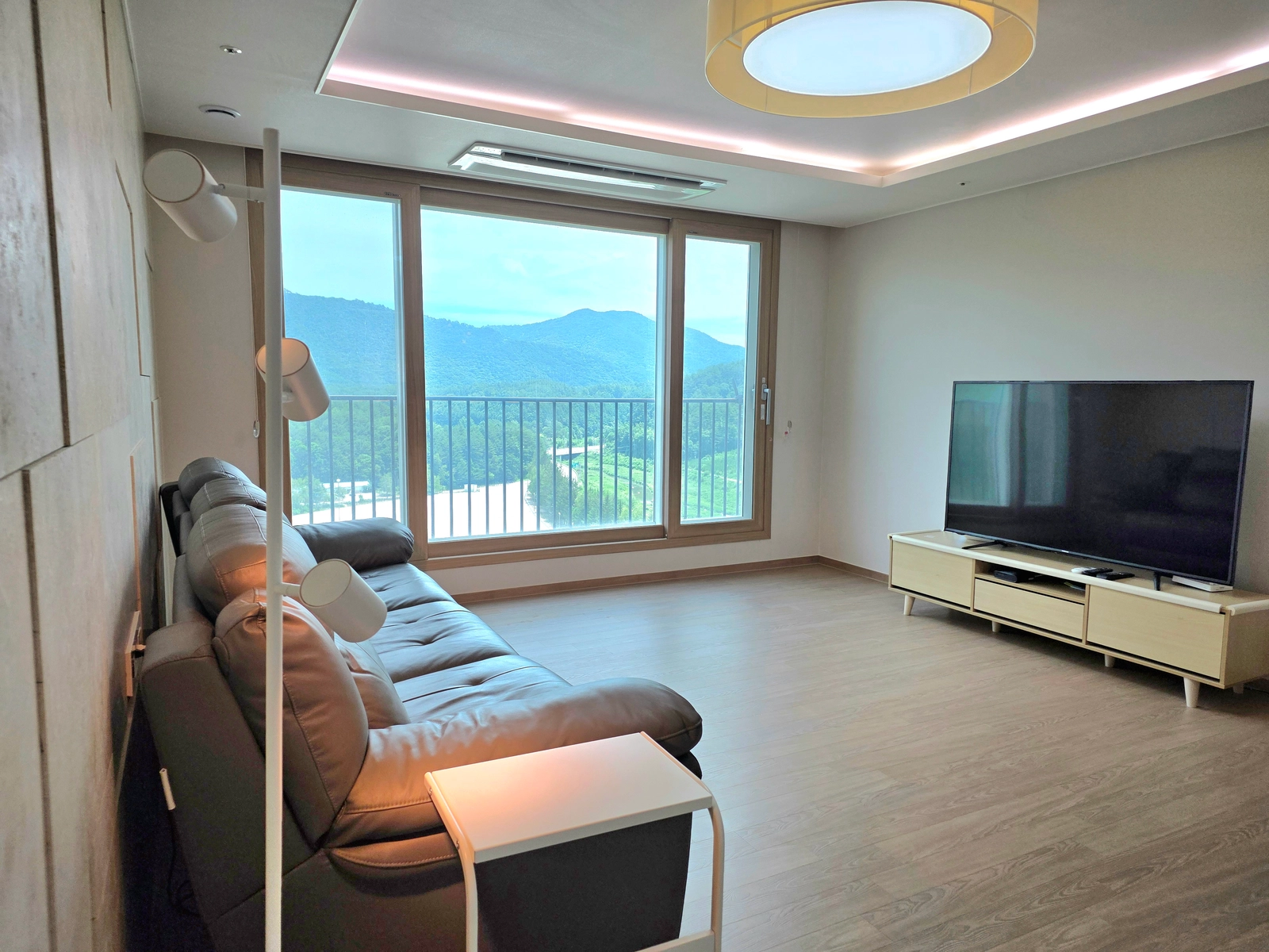 1-month stay at Yongpyong Ski Resort 2