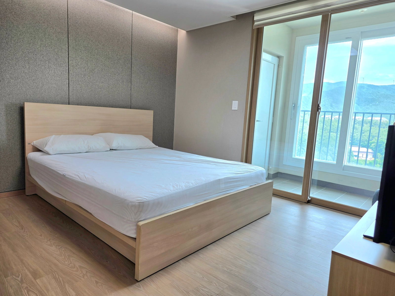 1-month stay at Yongpyong Ski Resort 7