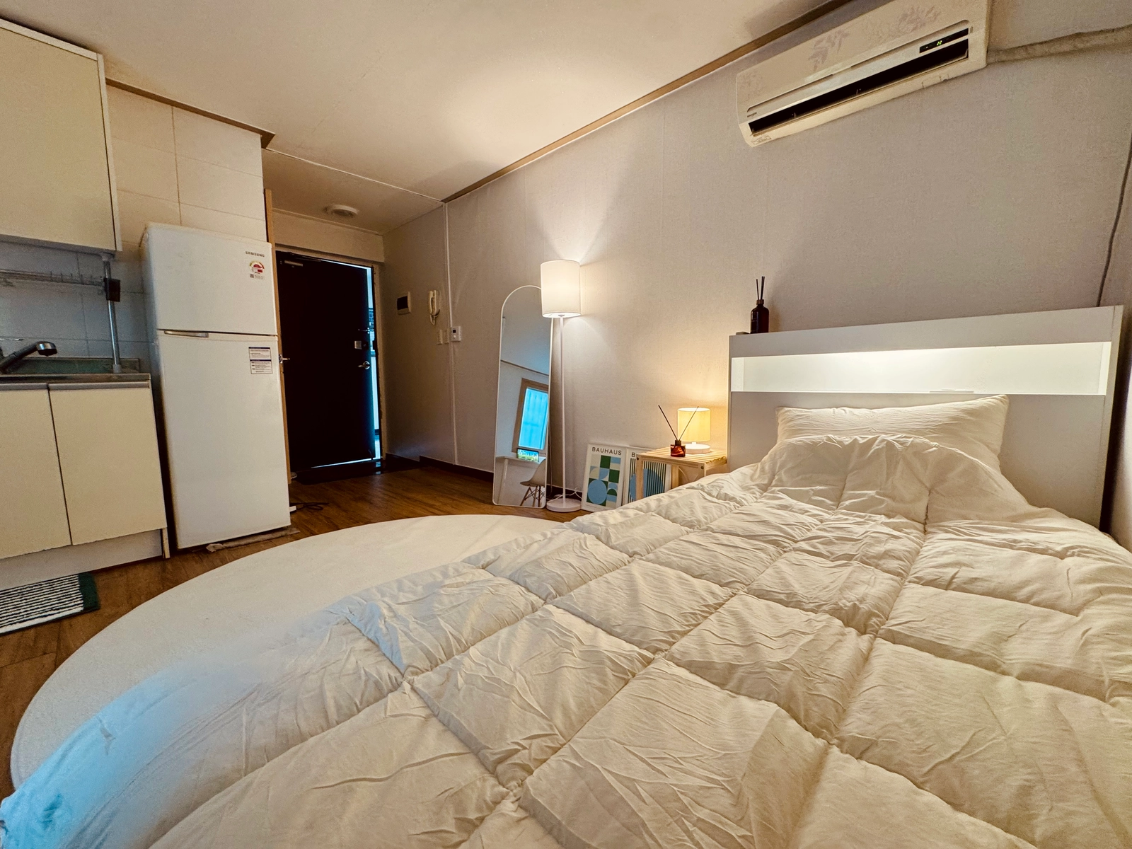6 min to Seoul Station · Comfortable home 9