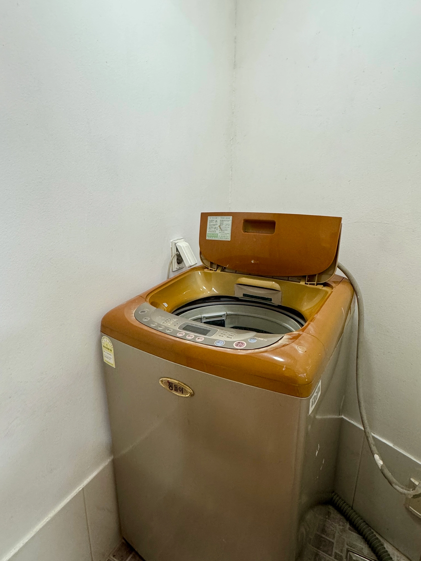 6 min to Seoul Station · Comfortable home 11