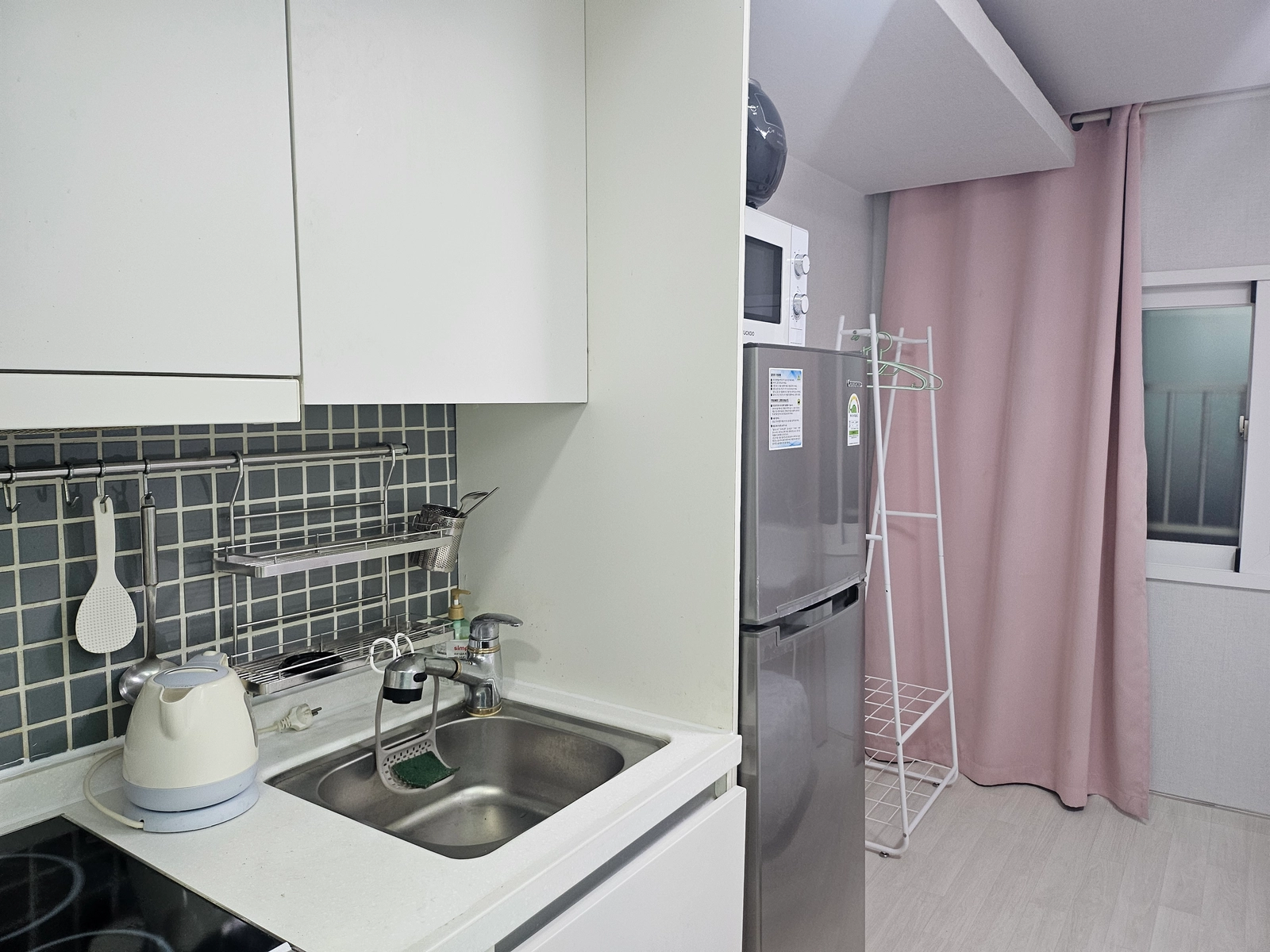 Fully remodeled officetel, steps from Yeonsu Station 3