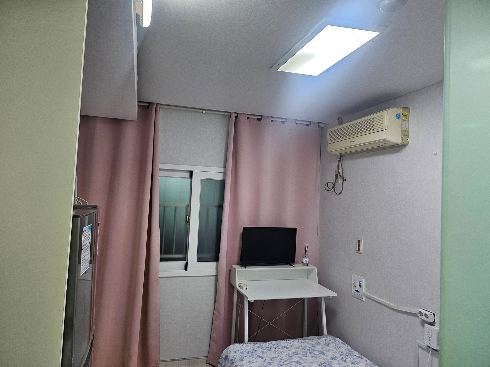 Fully remodeled officetel, steps from Yeonsu Station 11