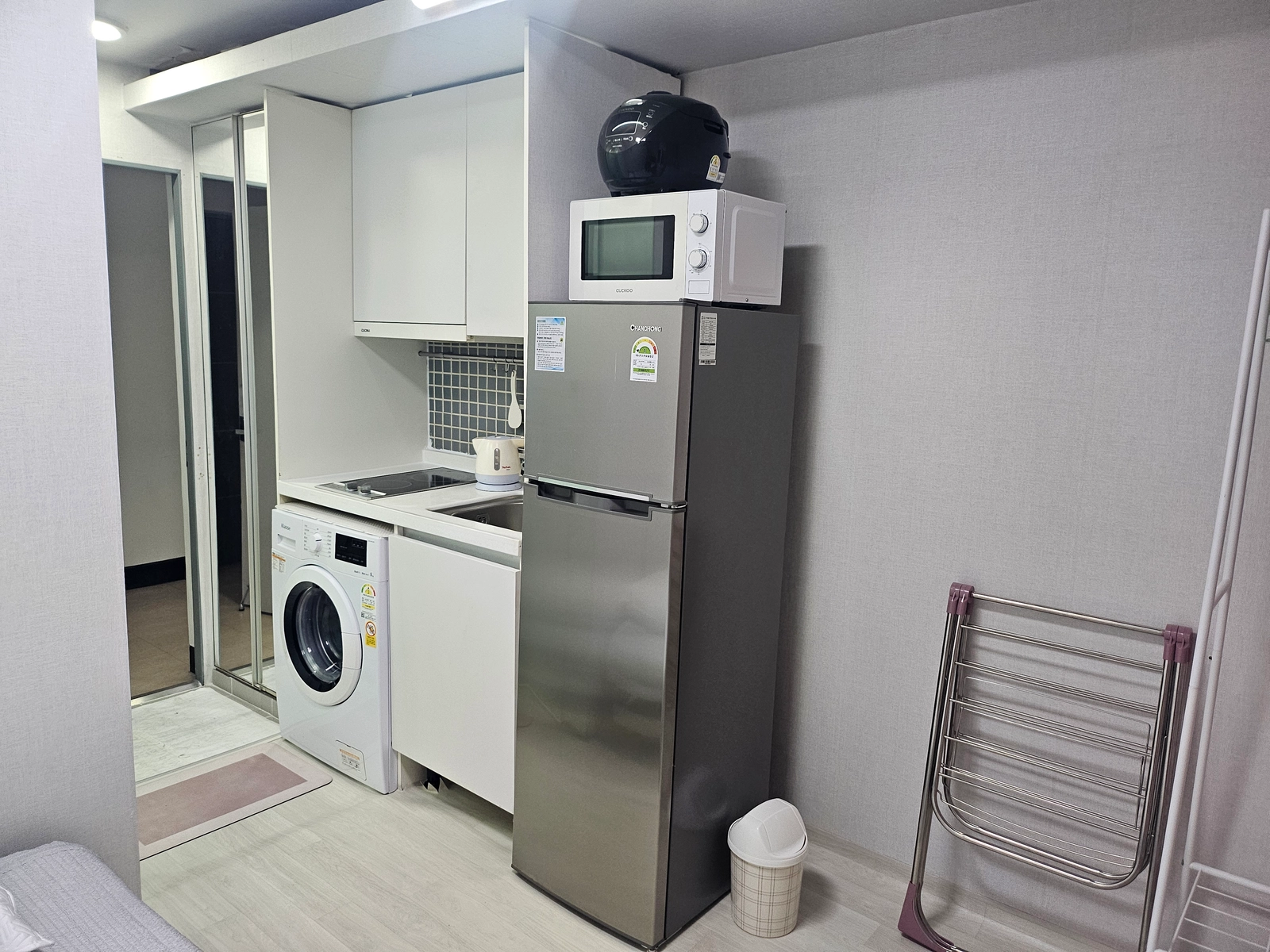 Fully remodeled officetel, steps from Yeonsu Station 16