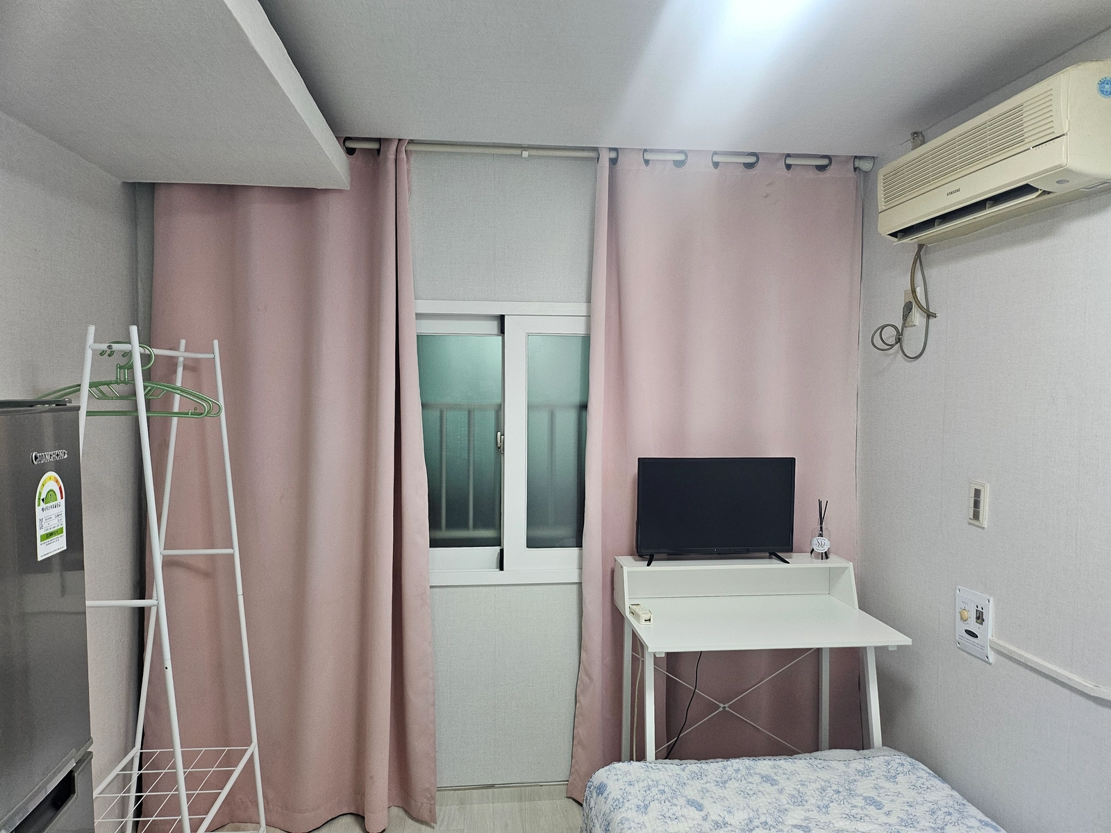 Fully remodeled officetel, steps from Yeonsu Station 17