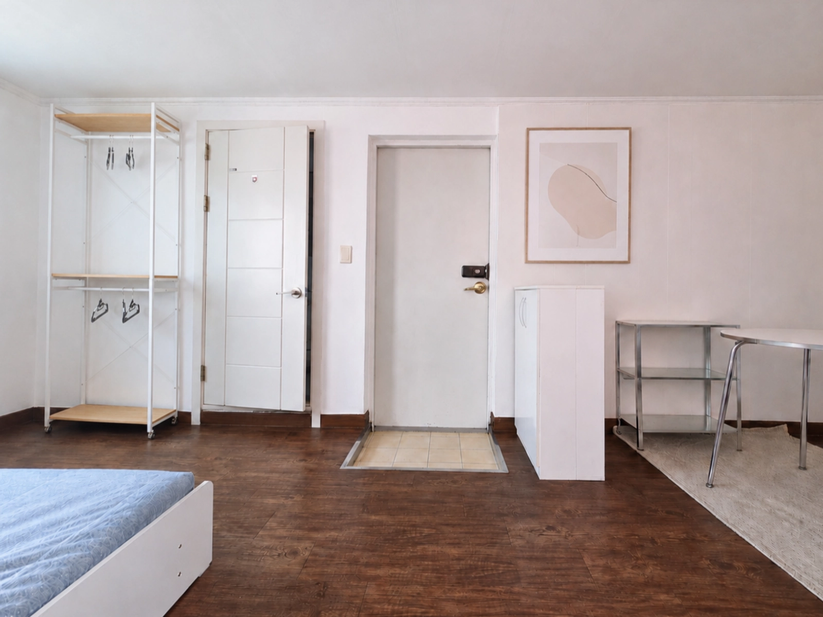 3 min to Namyeong & Sookmyung Univ. / 1 stop to Seoul Station · Fully furnished studio 2