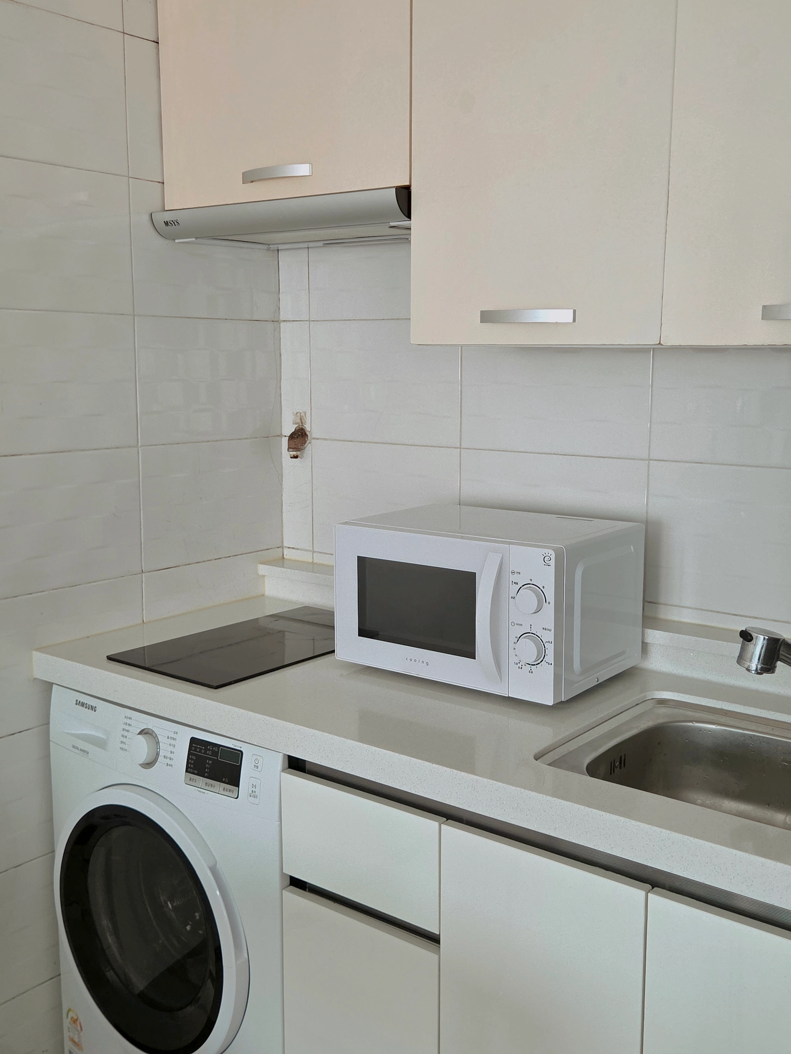 3 min to Namyeong & Sookmyung Univ. / 1 stop to Seoul Station · Fully furnished studio 4