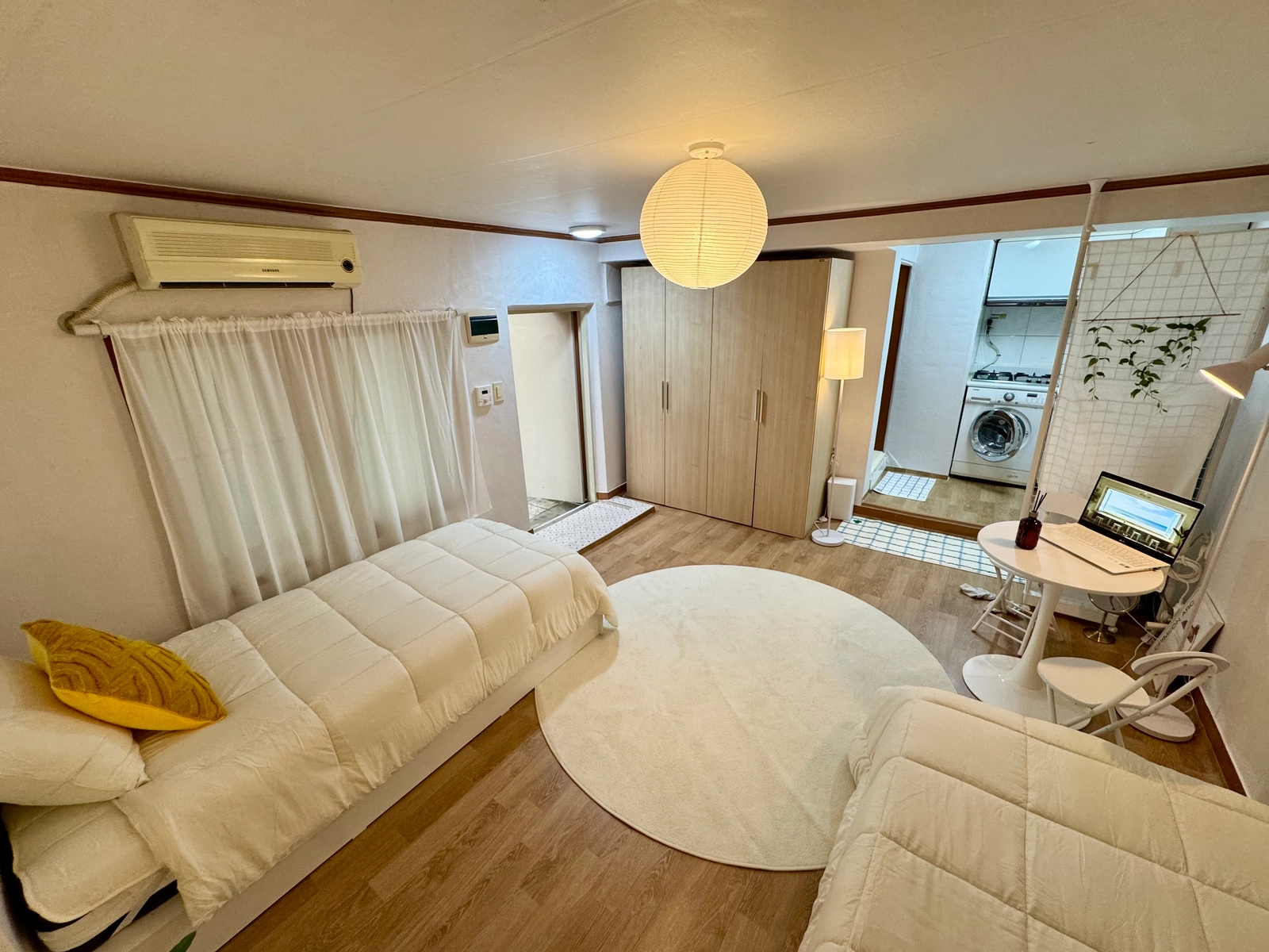 5-min walk to Seoul Station · 2-bed 6
