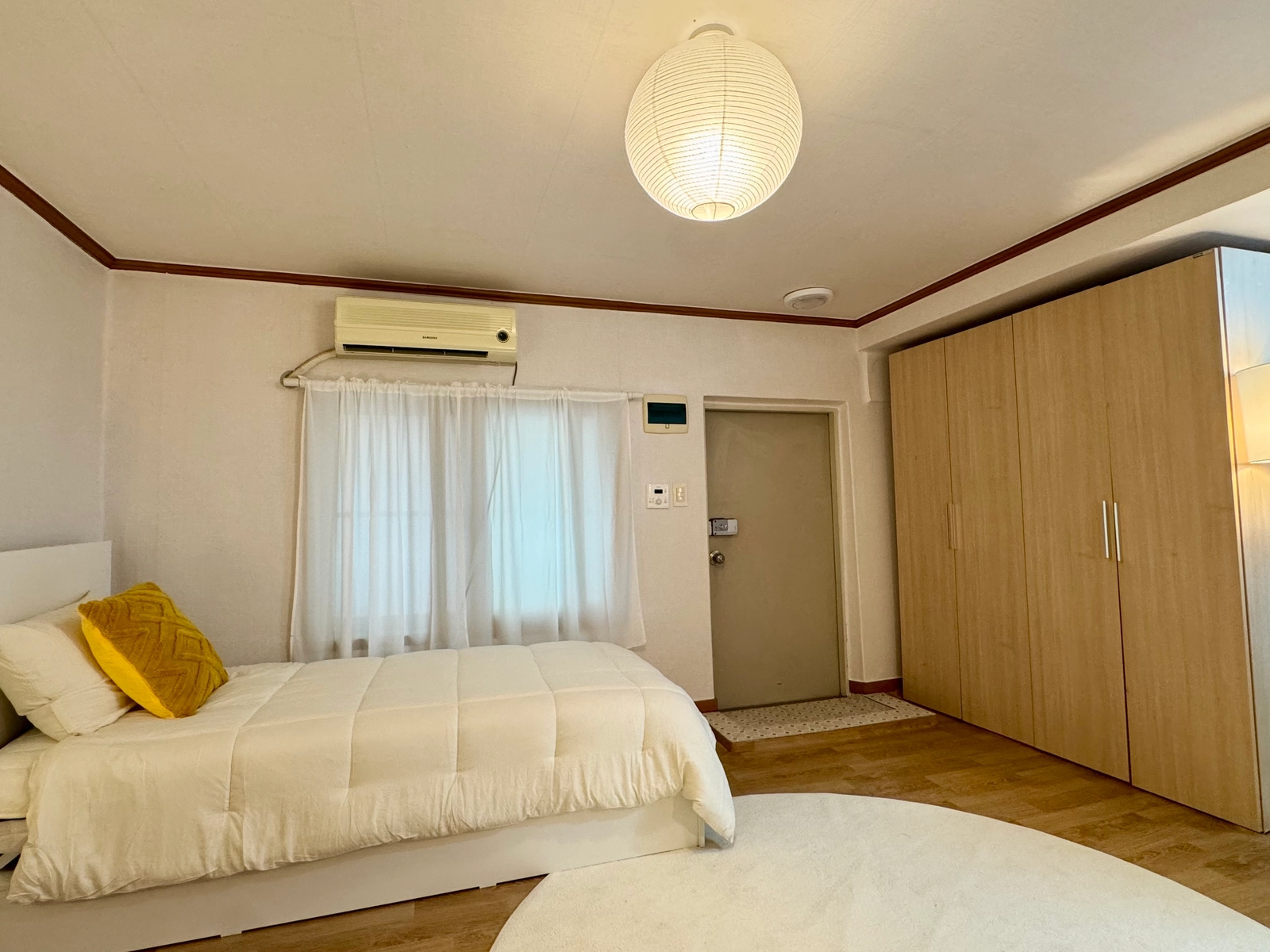 5-min walk to Seoul Station · 2-bed 7