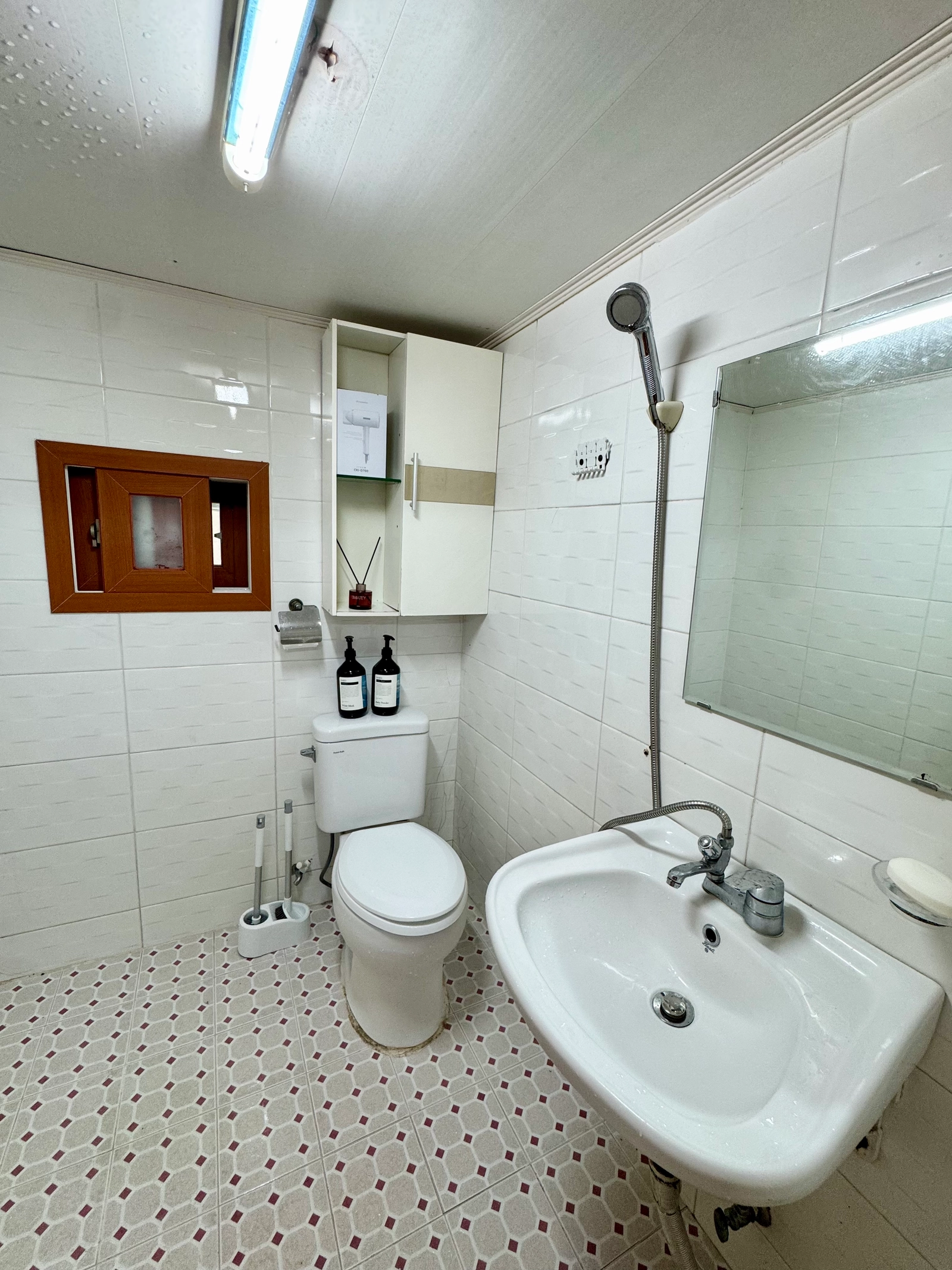5-min walk to Seoul Station · 2-bed 10