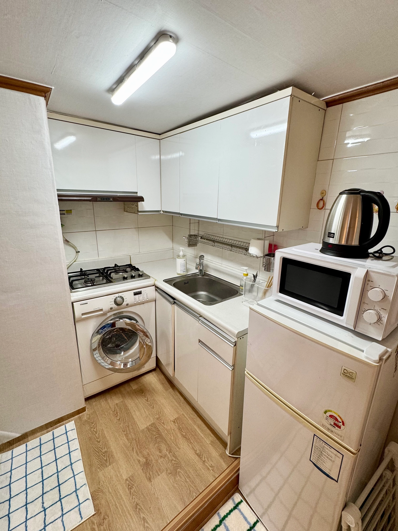 5-min walk to Seoul Station · 2-bed 11