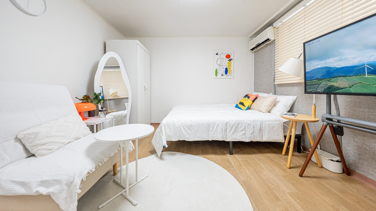 [8 mins to Gangnam & Yeoksam] Spacious studio near both stations 2