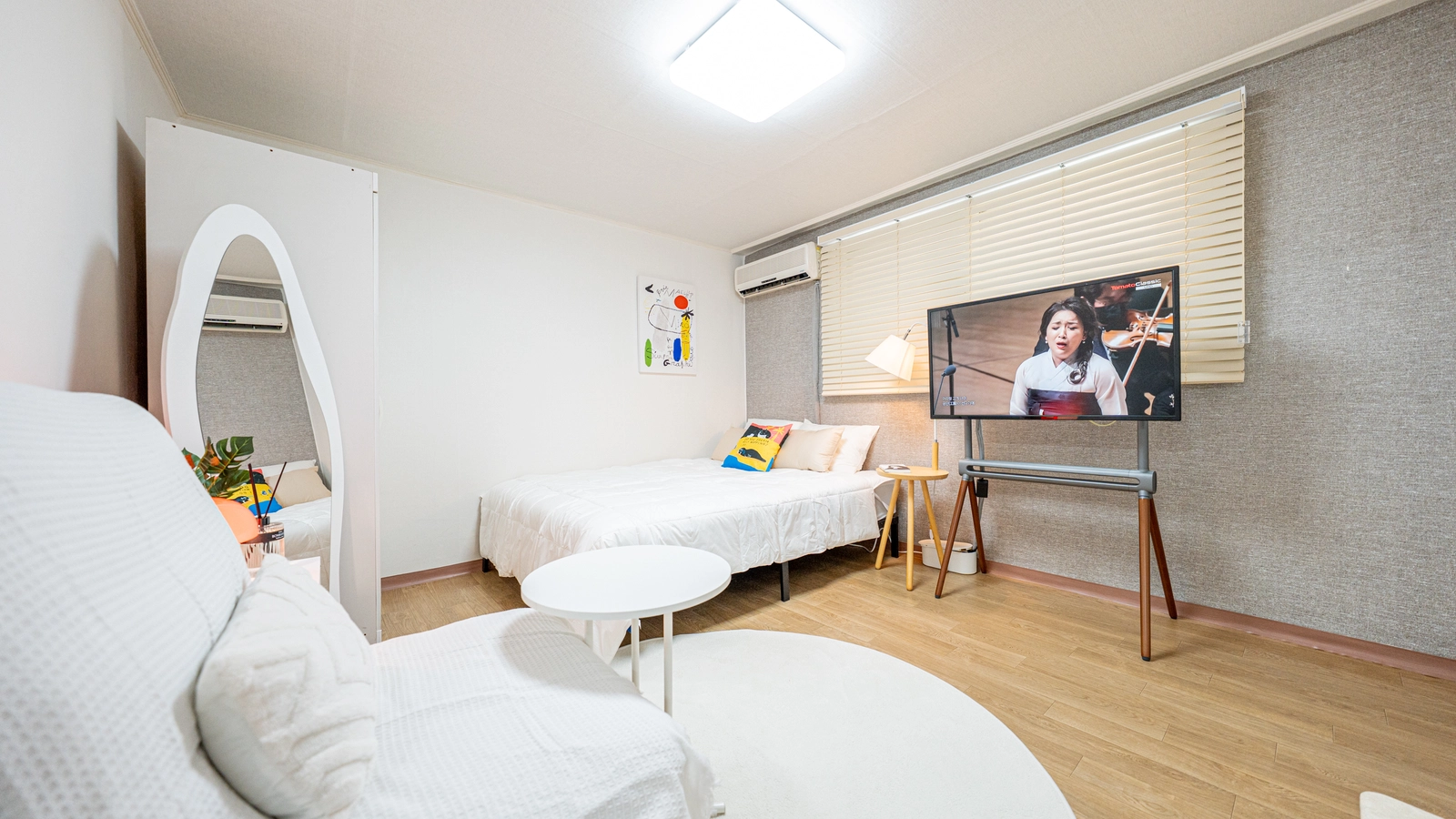 [8 mins to Gangnam & Yeoksam] Spacious studio near both stations 3