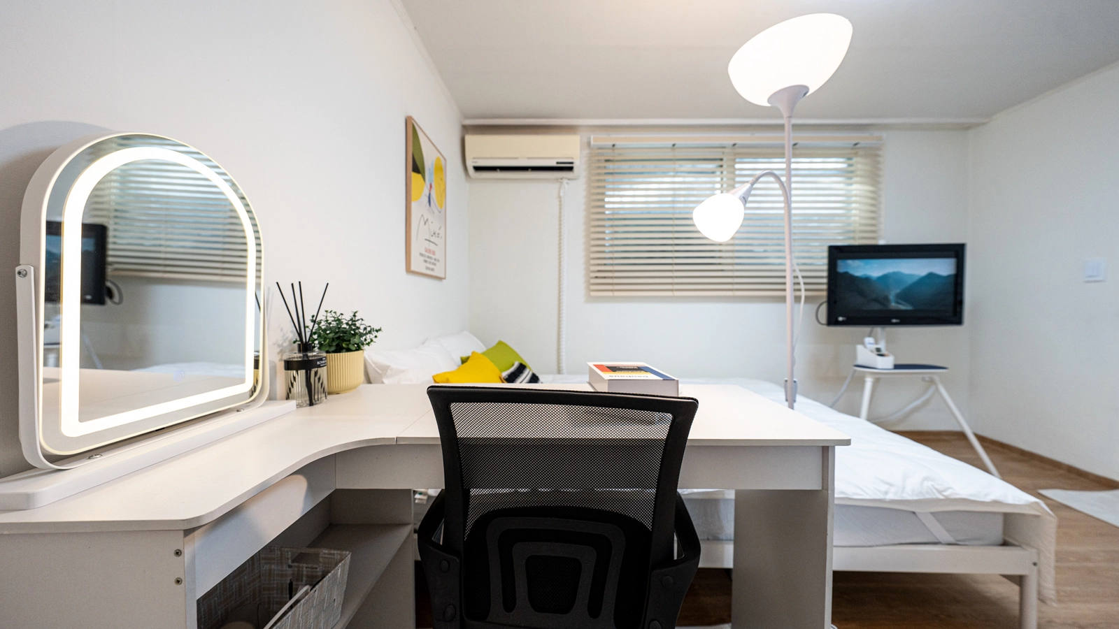 [Yeoksam 8 min, Gangnam 8 min] Spacious studio near both stations 5