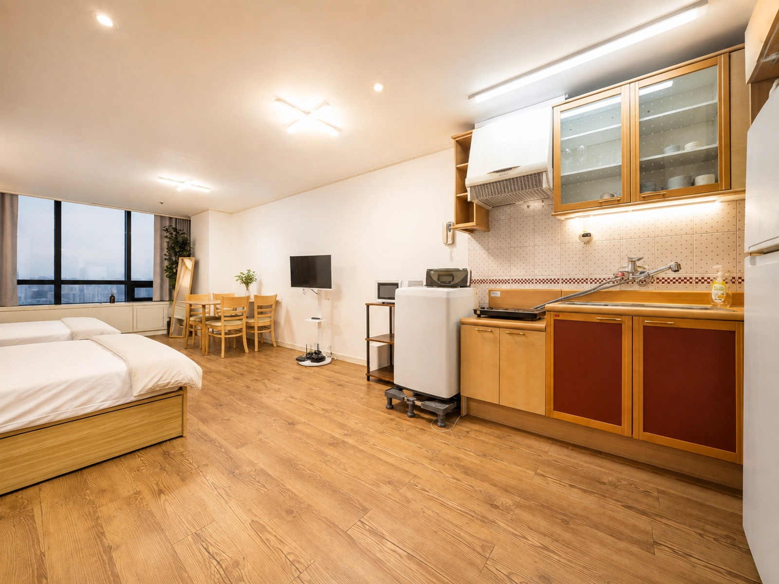 Omokgyo Station · 2BR · Parking · Minimal, calming home 2