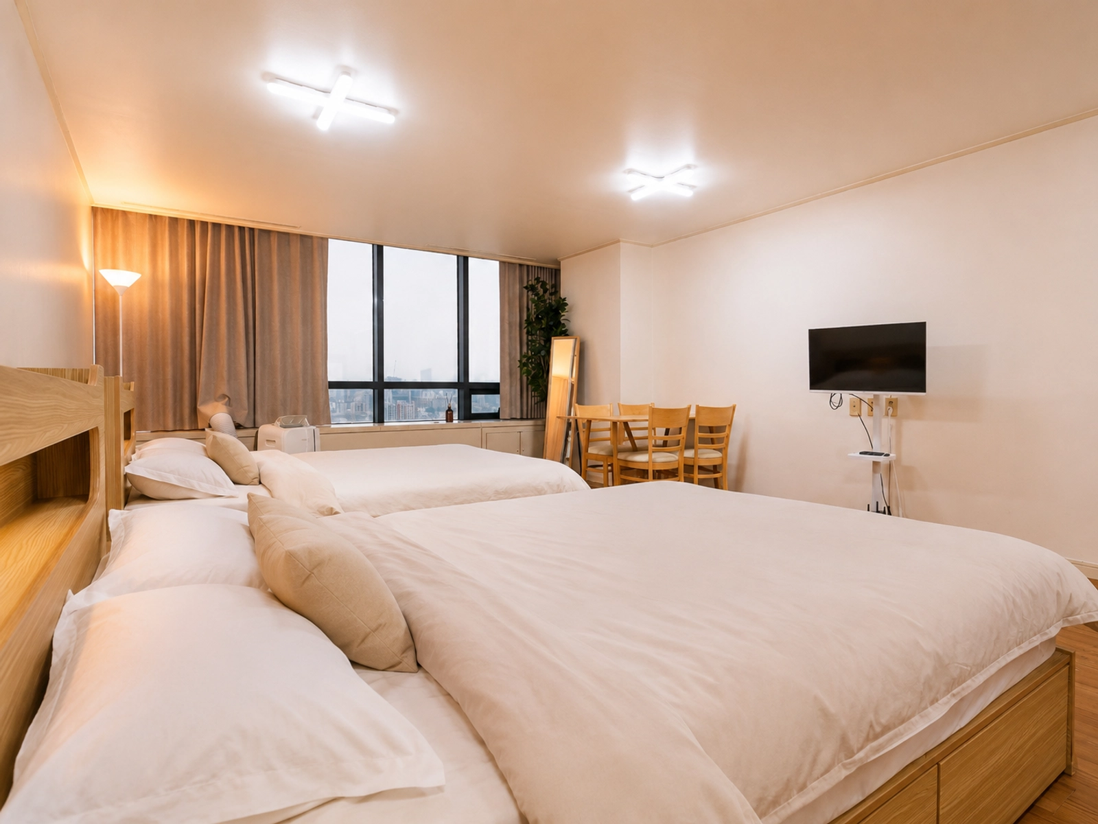 Omokgyo Station · 2BR · Parking · Minimal, calming home 7