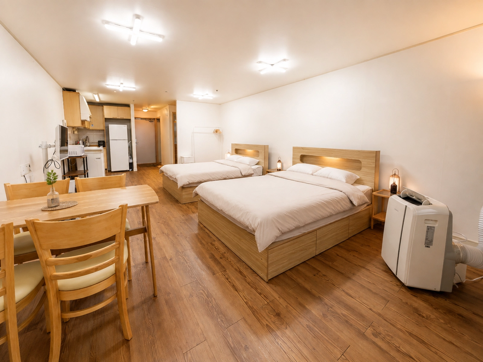 Omokgyo Station · 2BR · Parking · Minimal, calming home 8