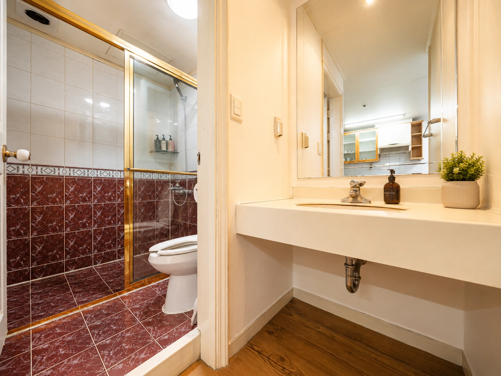 Omokgyo Station · 2BR · Parking · Minimal, calming home 9