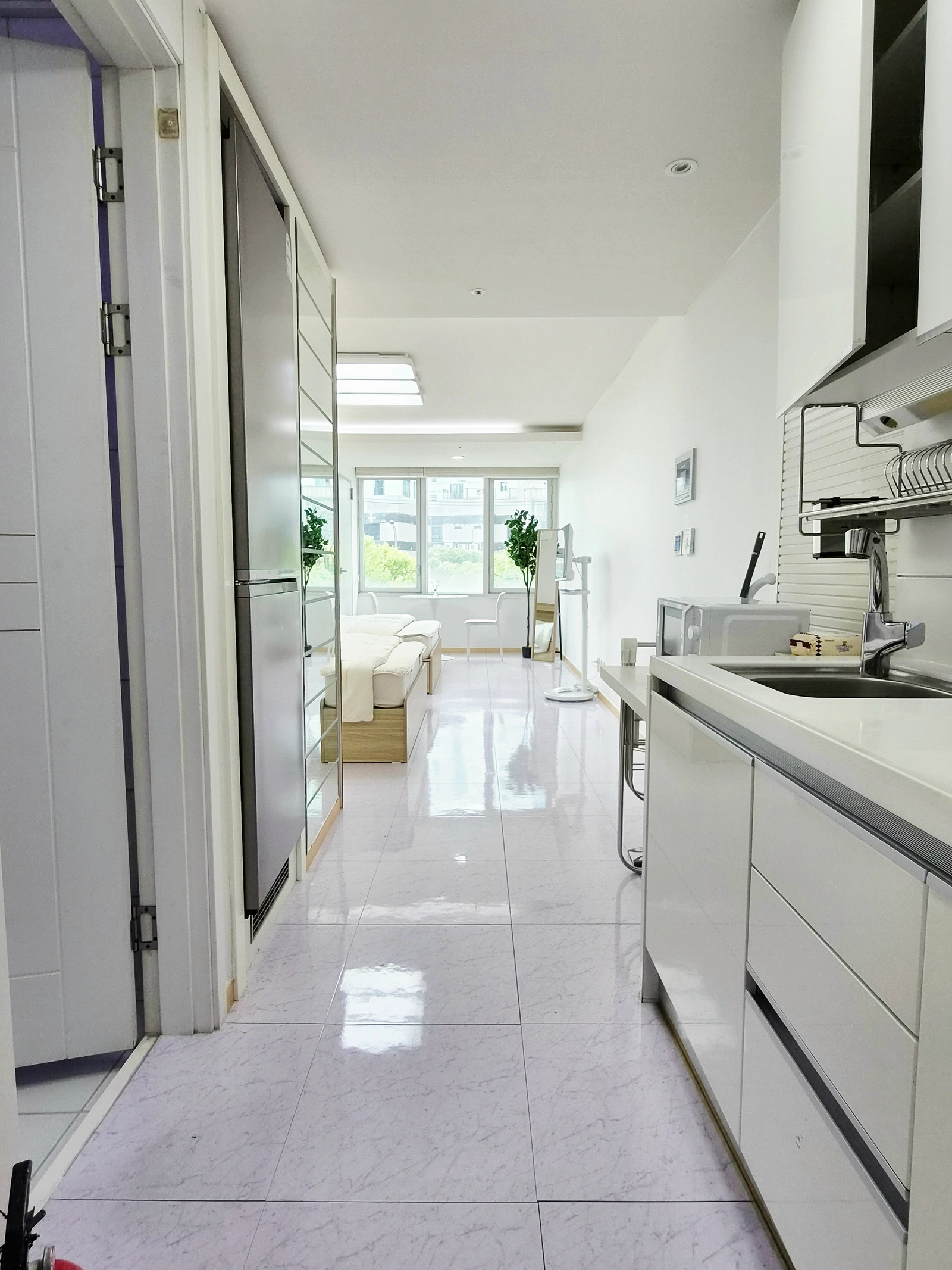 1 min to Isu Station · Sleeps 4 · Parking · Simple, calm retreat 2