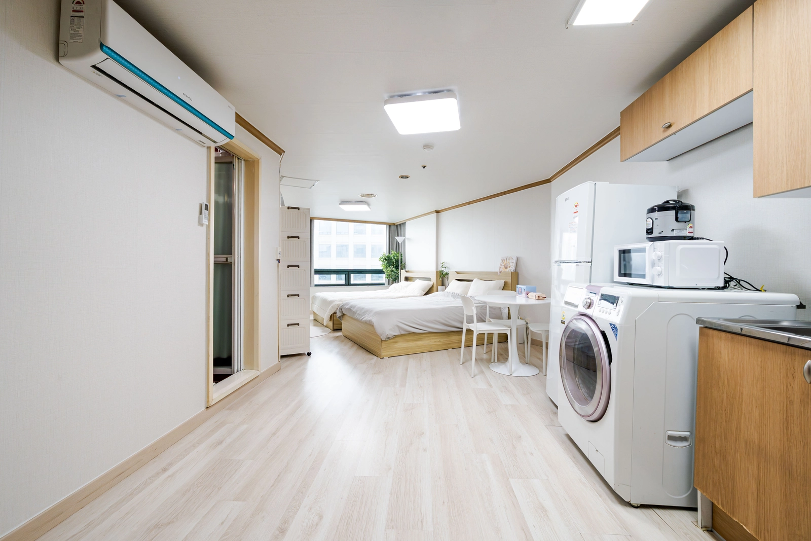 Daecheong Station access · Sleeps 4 · Parking · Modern, tidy retreat 2