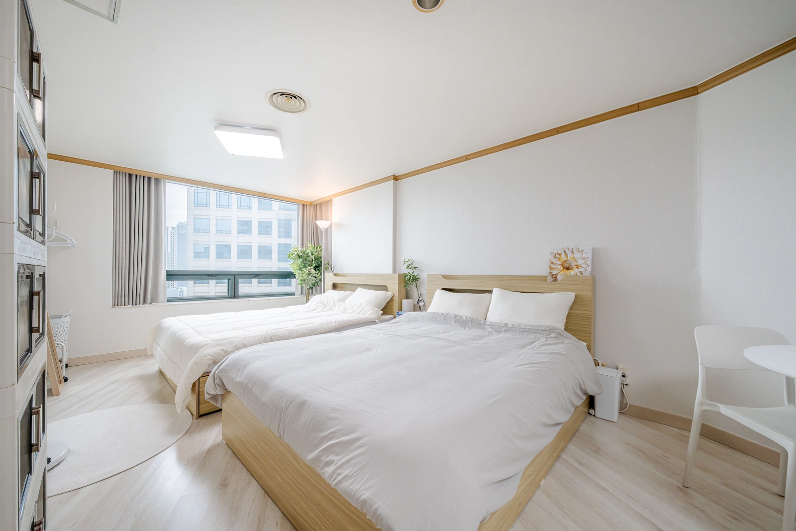 Daecheong Station access · Sleeps 4 · Parking · Modern, tidy retreat 11