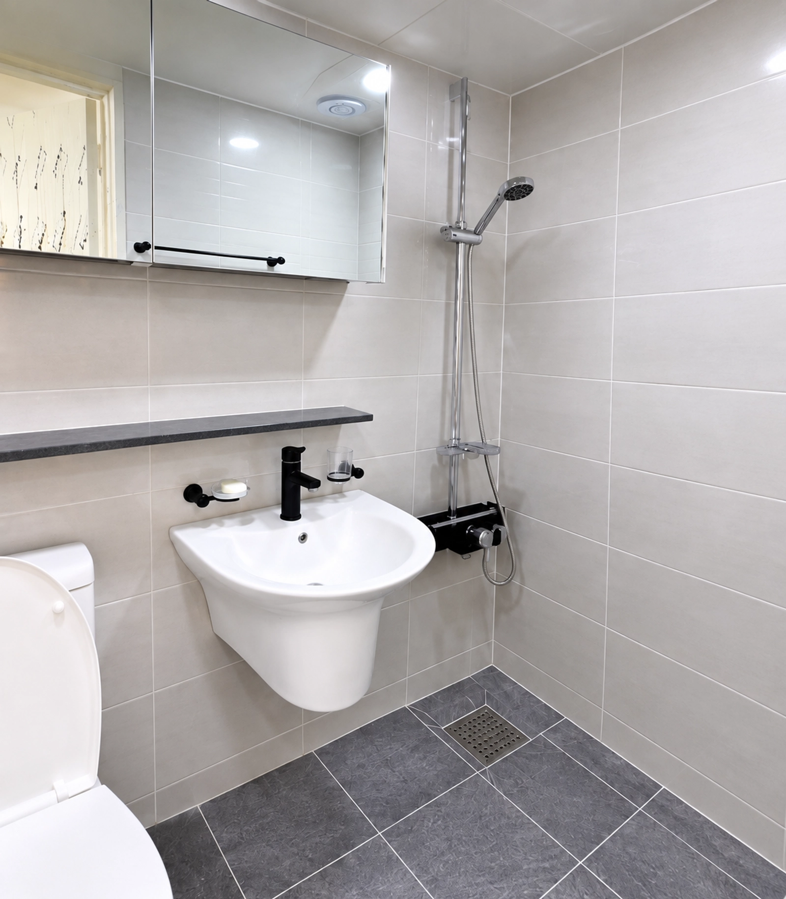 10-min walk to Bucheon Station · Terrace · Spacious fully equipped 3BR 4