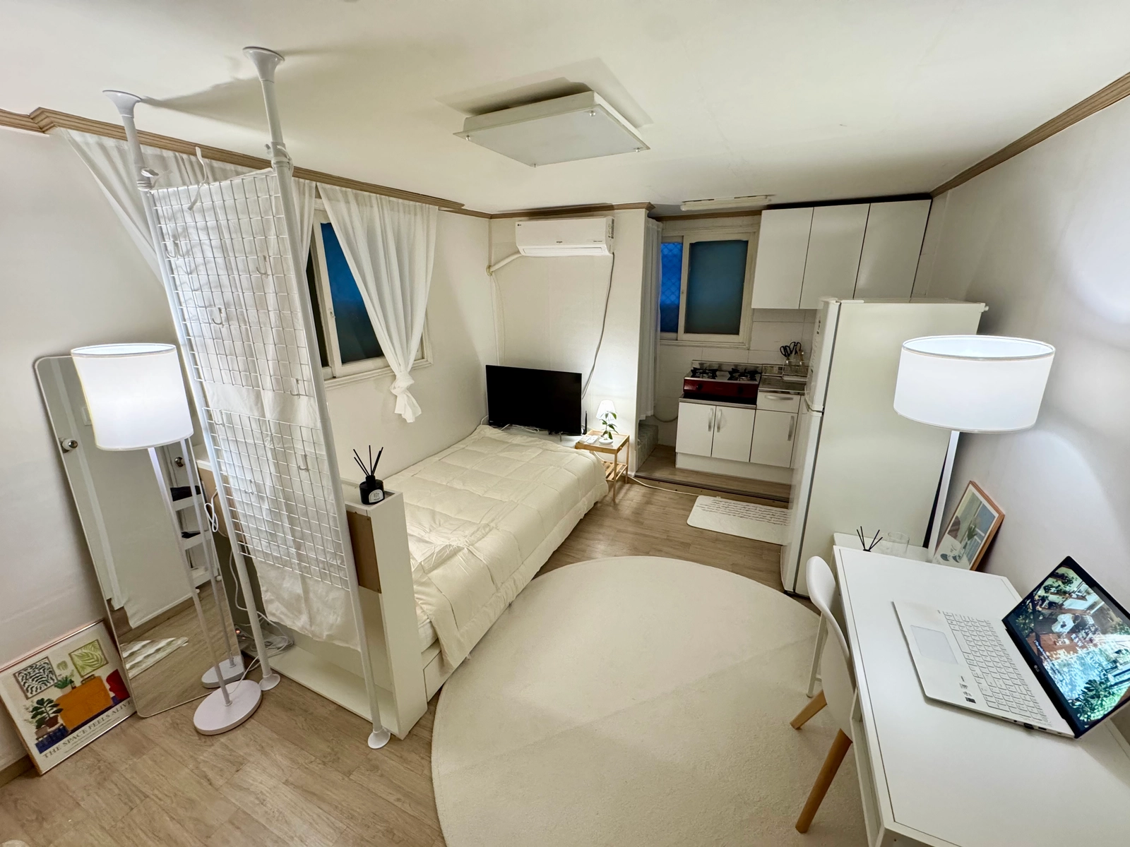 ☀️Bright Home, 3 mins from Sinsa Station☀️