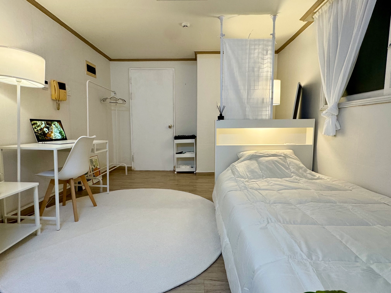 ☀️Bright Home, 3 mins from Sinsa Station☀️ — photo 4