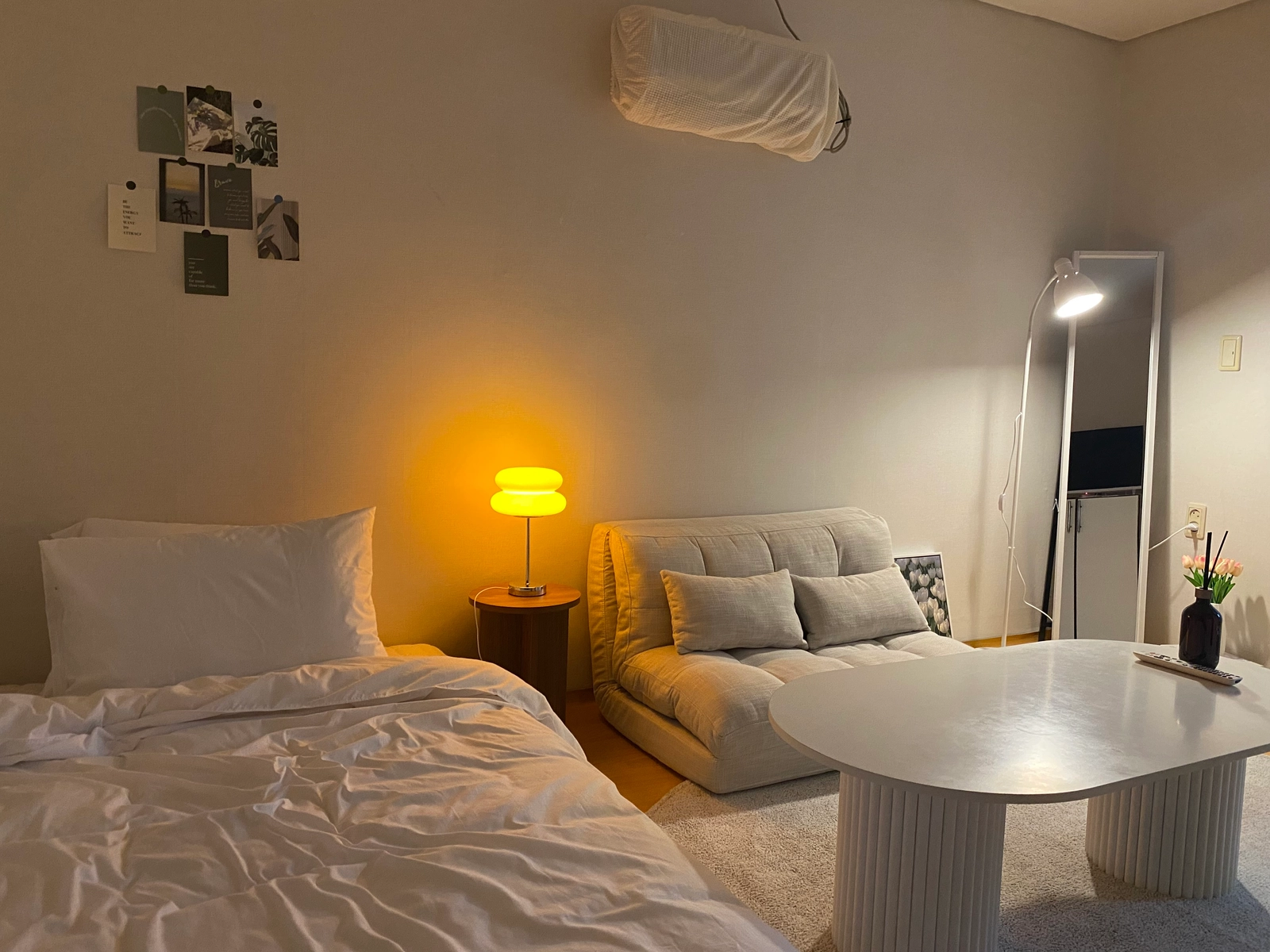 Yeongtong, Suwon — 10-min walk to Mangpo Station. Ideal for business trips, moving, and students