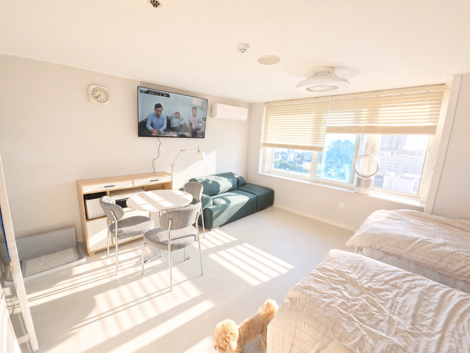 5 mins to Yeongamjeong, Sokcho · Pet-friendly · 16th-floor ocean view — photo 3