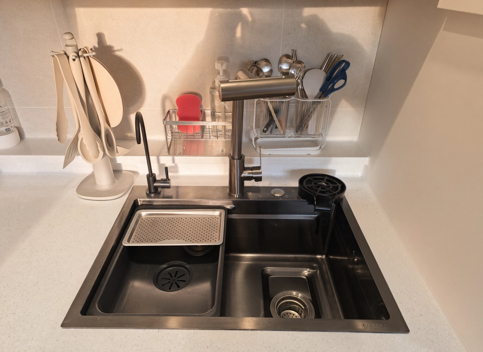 5 mins to Yeongamjeong, Sokcho · Pet-friendly · 16th-floor ocean view — photo 6