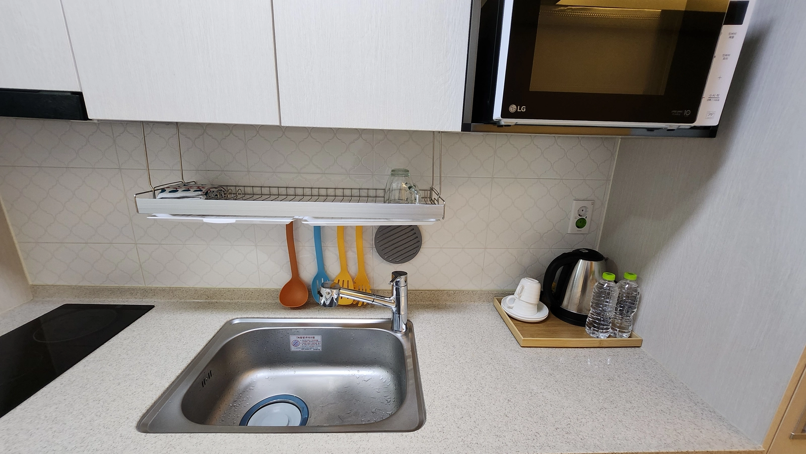 Zion Stay · 3 mins from Daejeon City Hall Station · Parking available — photo 11