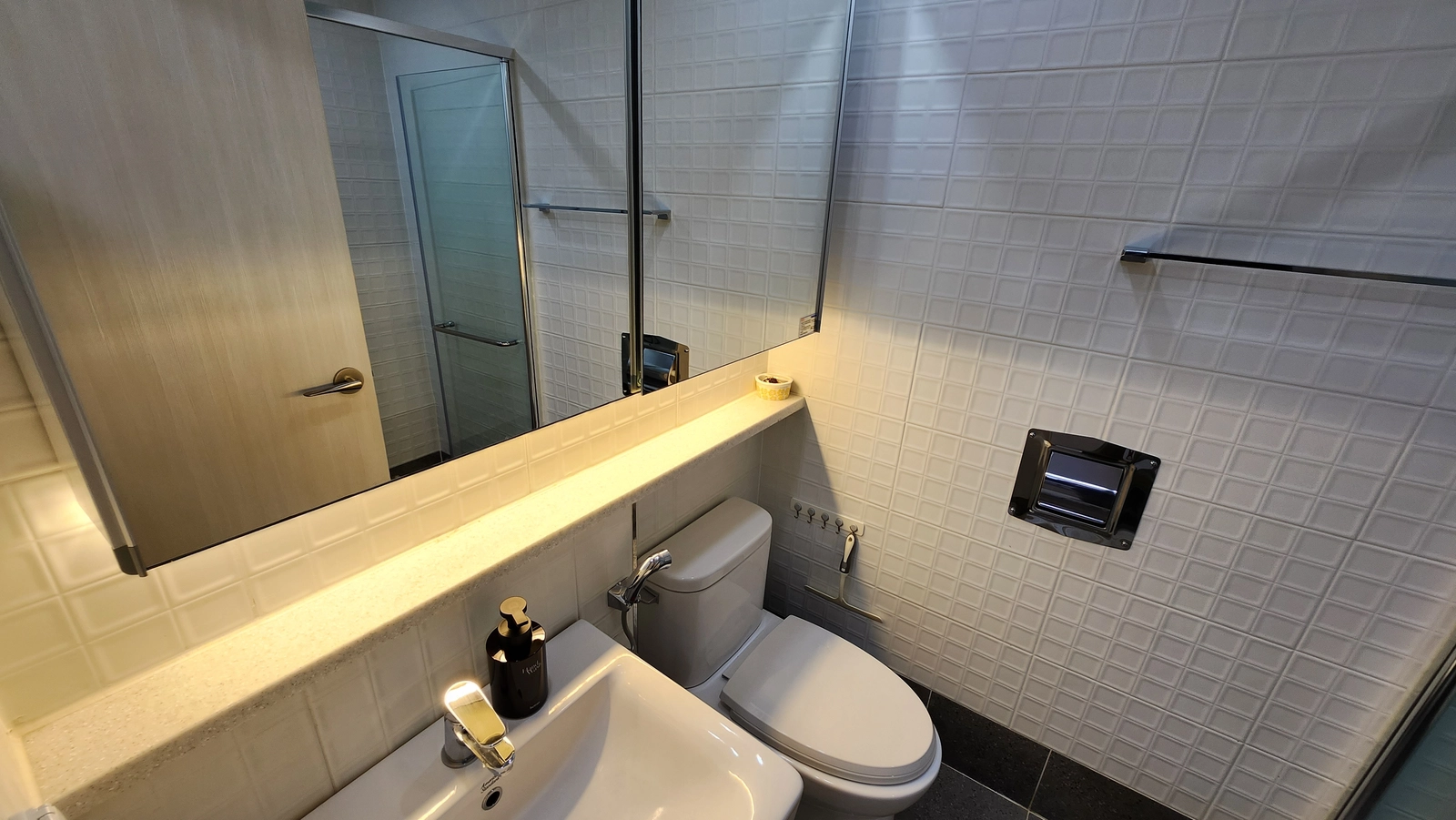 Zion Stay · 3 mins from Daejeon City Hall Station · Parking available — photo 13