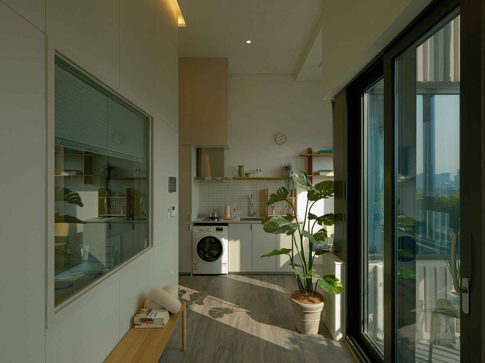 Yongsan Station Han River View Studio — photo 2