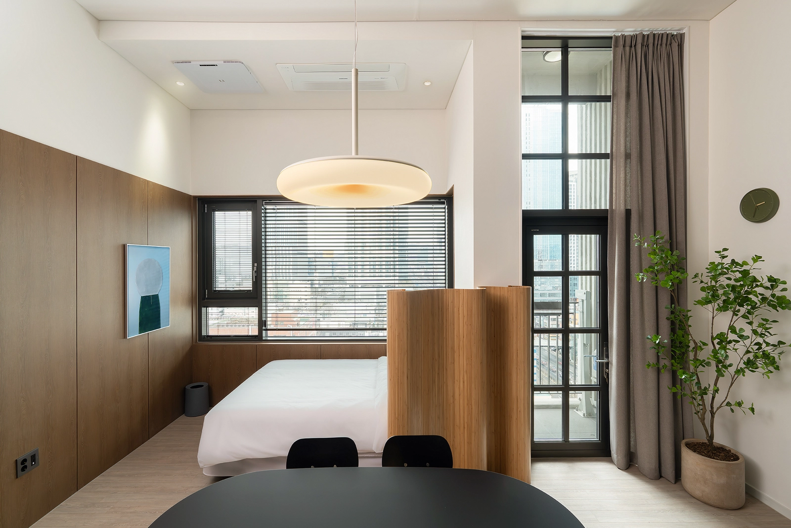 Studio apartment near Sinyongsan Station