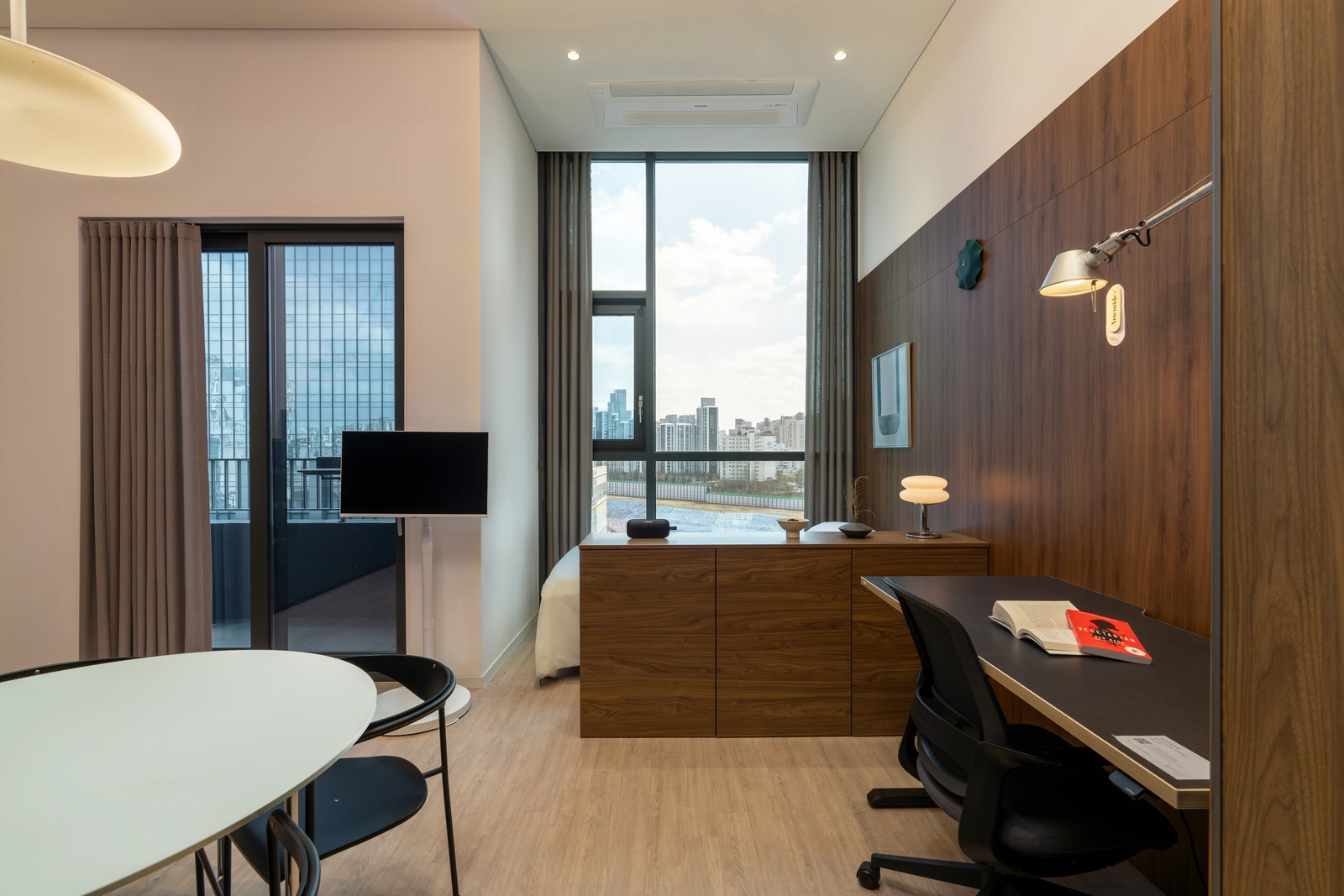 Fully Furnished Duplex Apt near Yongsan Station