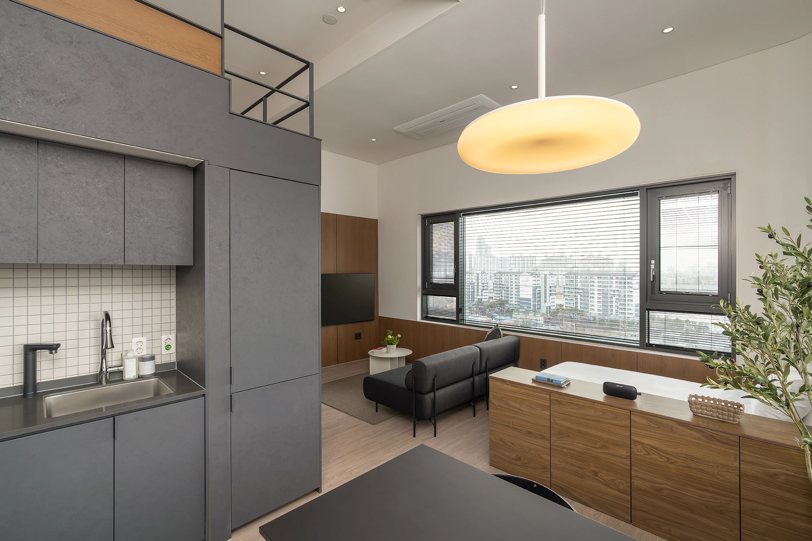 Yongsan Han River View Fully Furnished Duplex Studio — photo 4