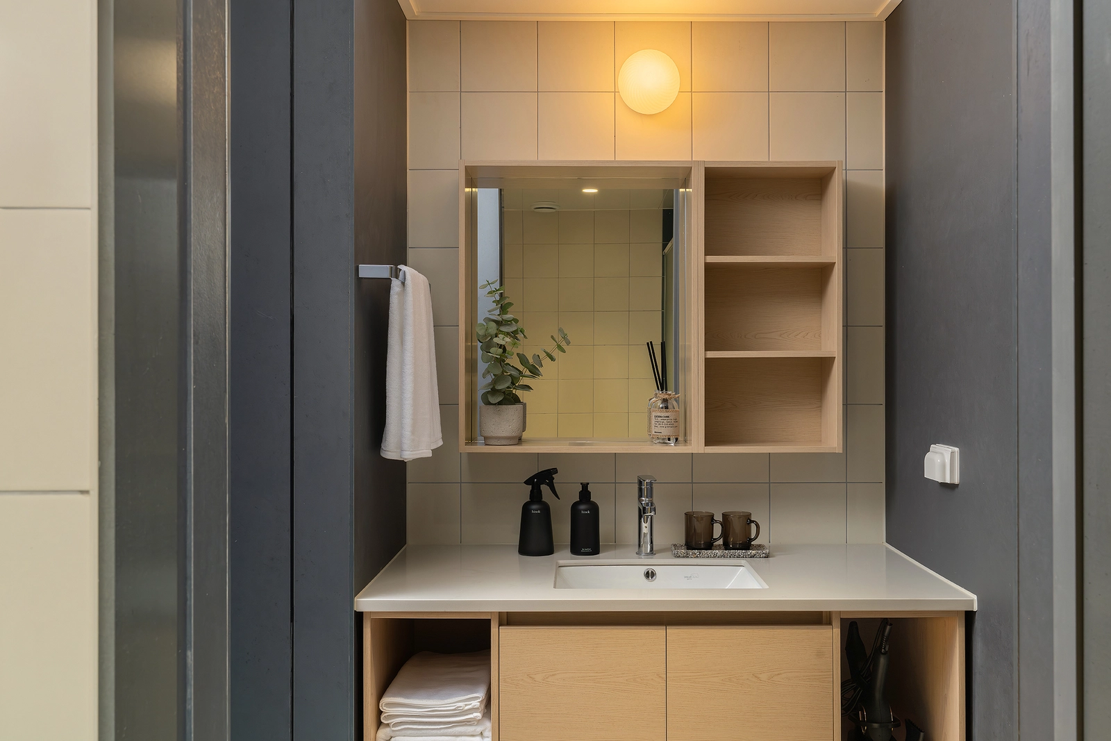 Yongsan Han River View Fully Furnished Duplex Studio — photo 6