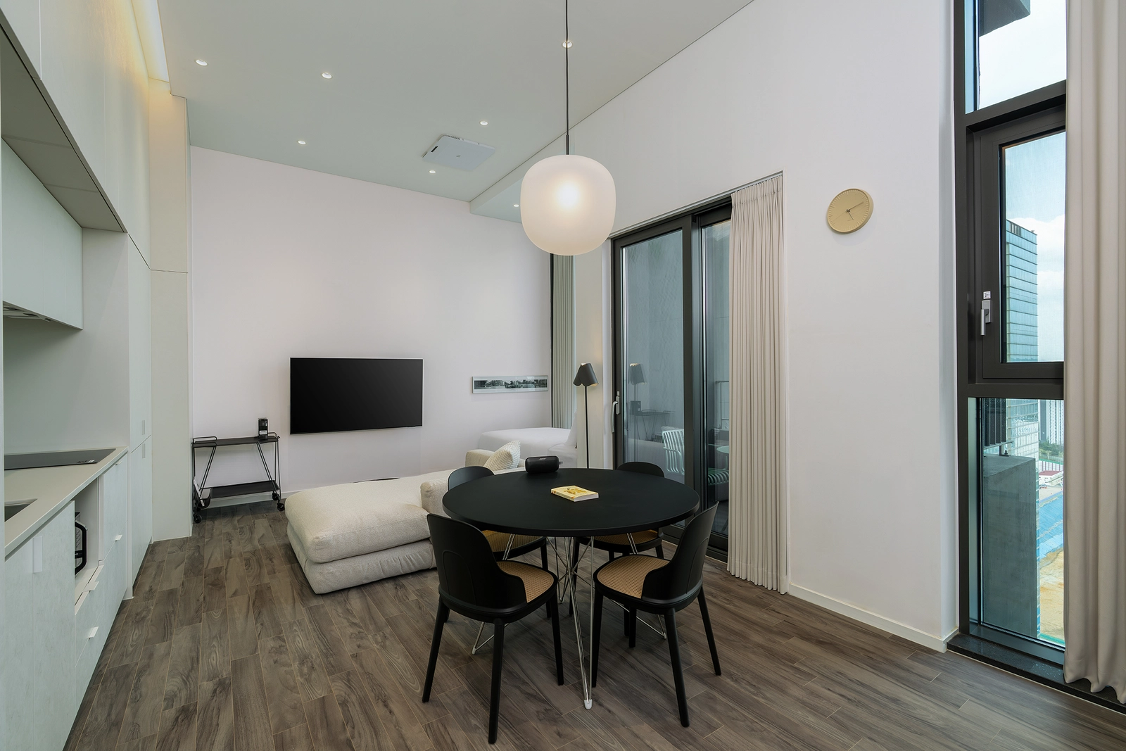 Shin-Yongsan Fully Furnished Studio with Separate Bedroom