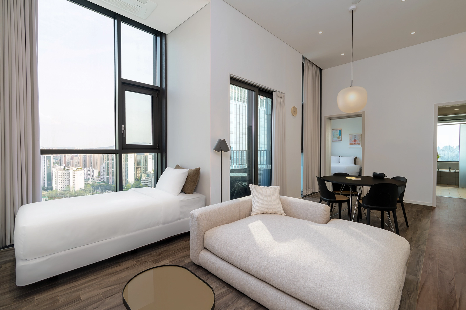 Shin-Yongsan Fully Furnished Studio with Separate Bedroom — photo 2