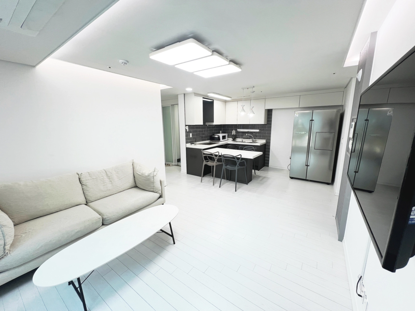 Modern 3-Room Stay in Jung-dong, Suwon — photo 3