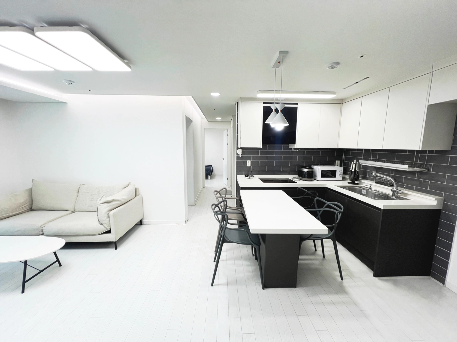 Modern 3-Room Stay in Jung-dong, Suwon — photo 8