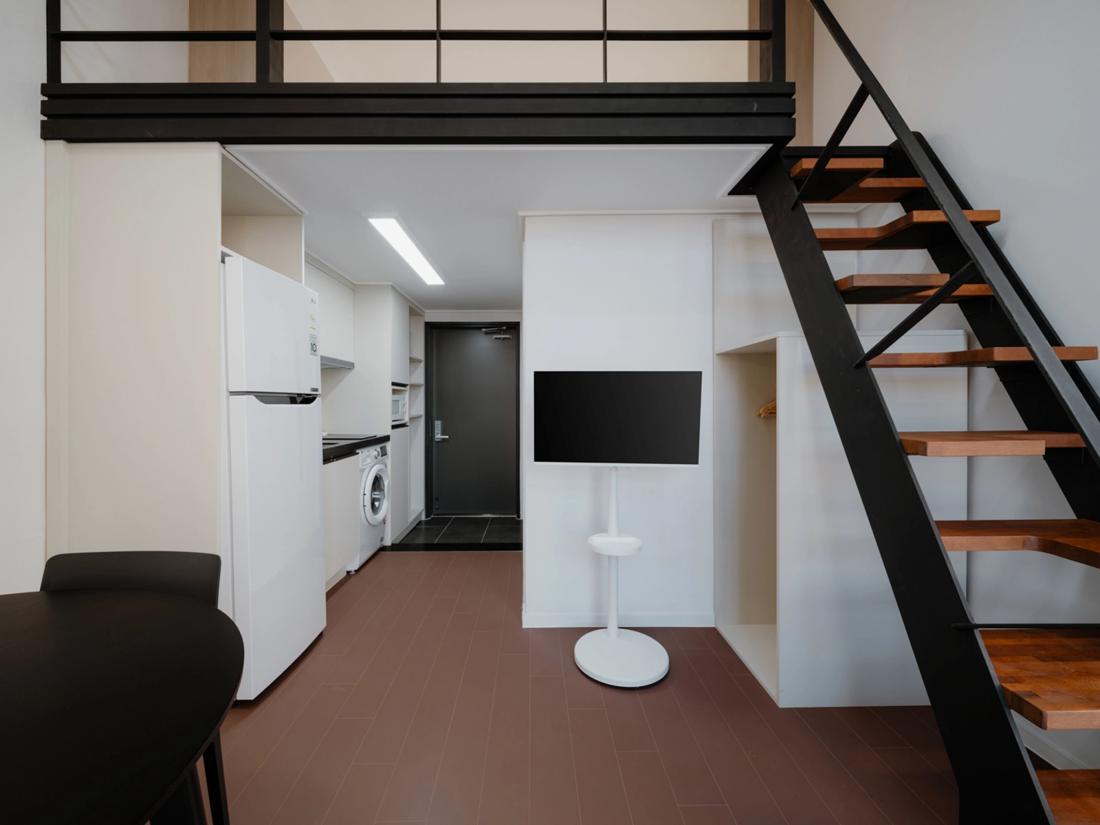 Duplex studio apt, 5-min walk to Cheonggyecheon — photo 3