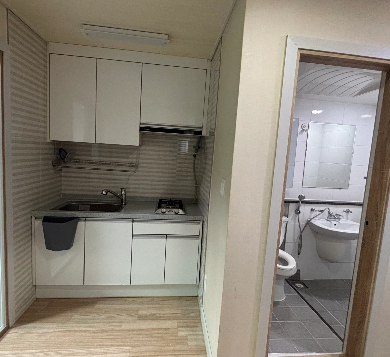 [Wonju, Gangwon] Cozy Studio with Separate Bedroom, 5 Mins from Innovation City — photo 11
